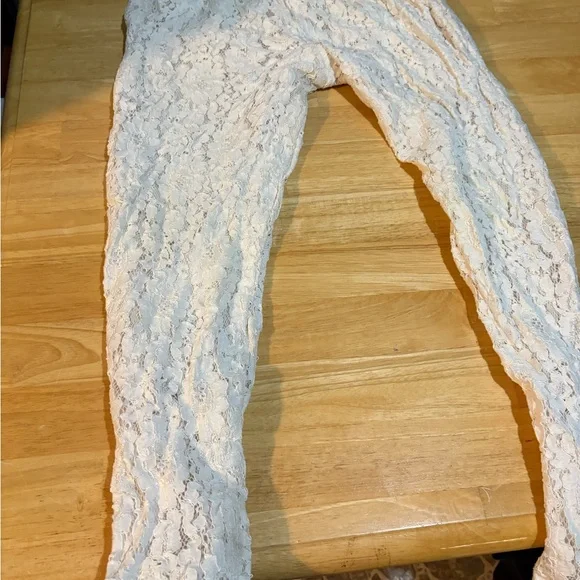 Lace Patterned Pants - Picture 2 of 3
